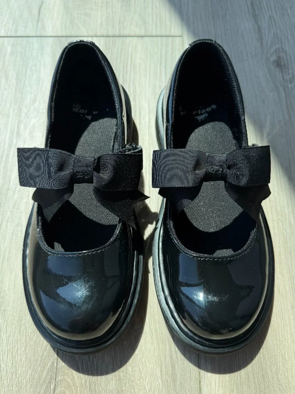 Dr. Martens Maccy II Patent Leather Mary Jane – Big Kids US 2